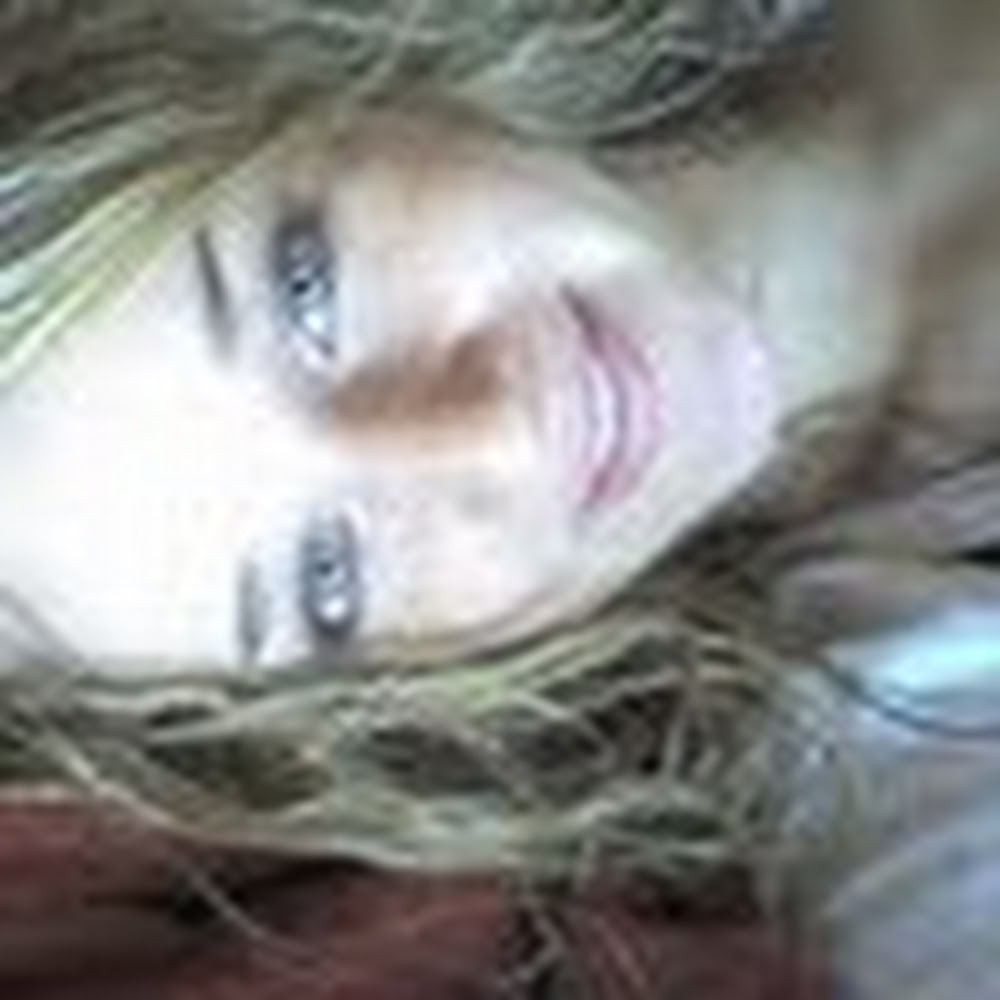 Meet your Posher, Caitlin